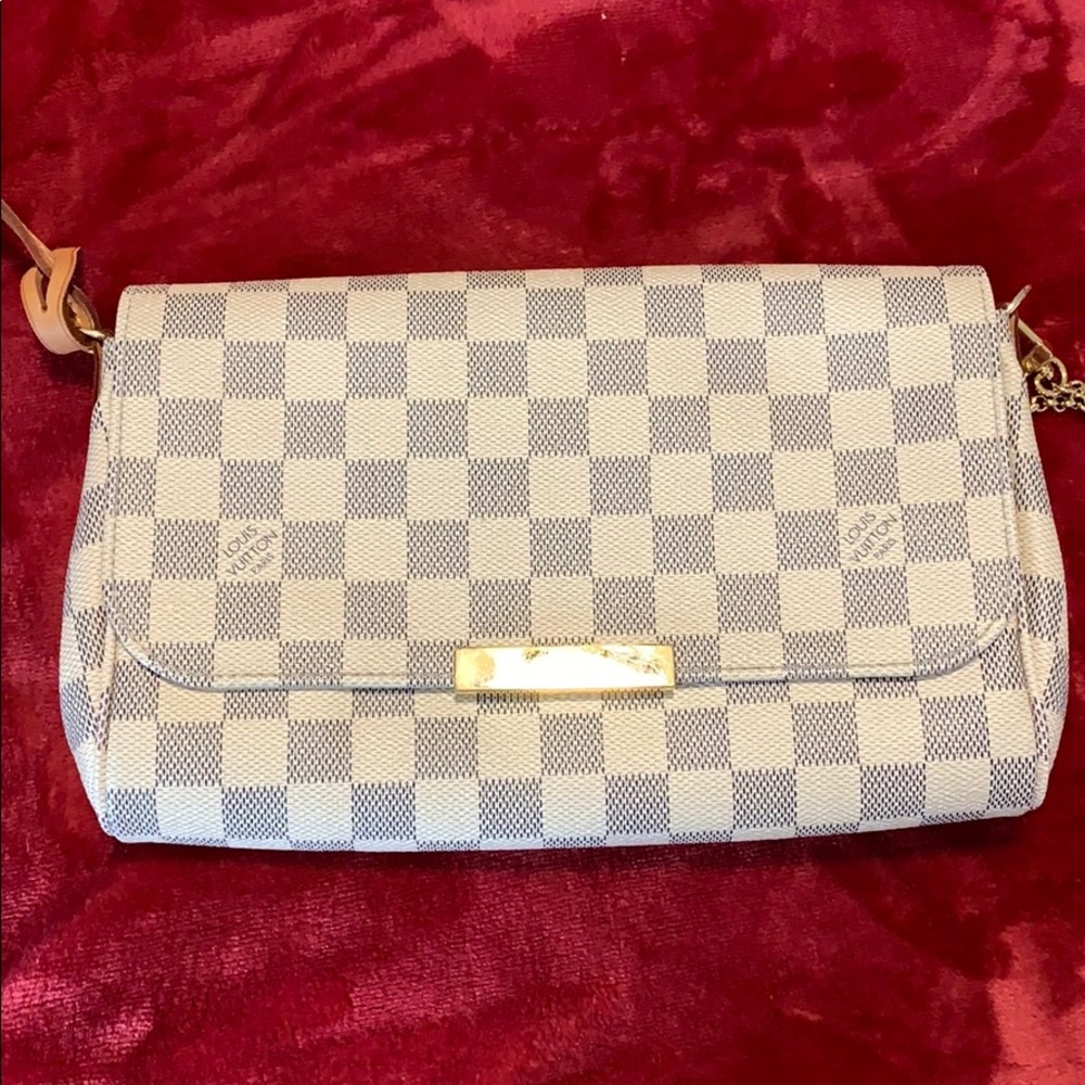 Louis Vuitton Favorite Used excellent condition
